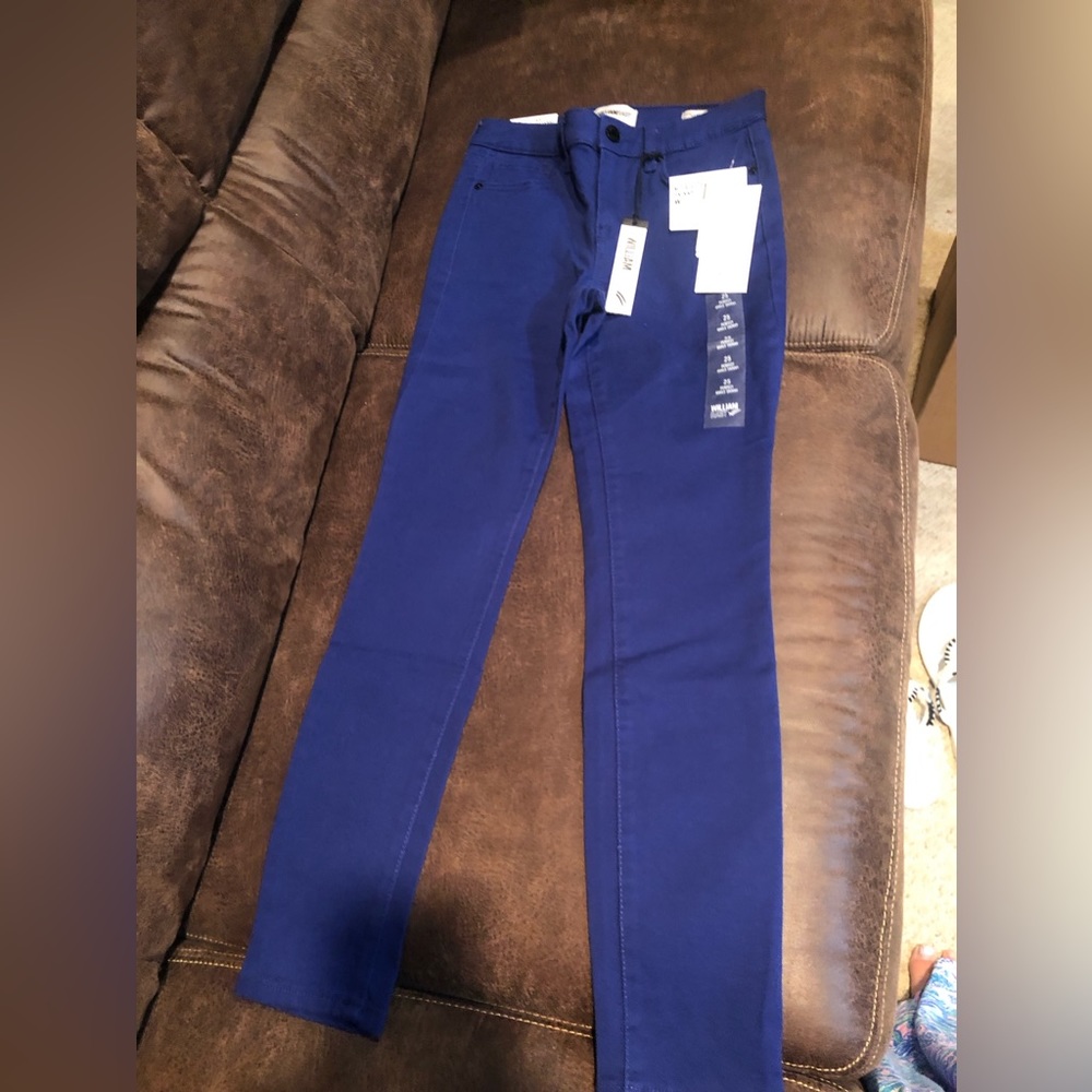 NWT JEANS (size 25)